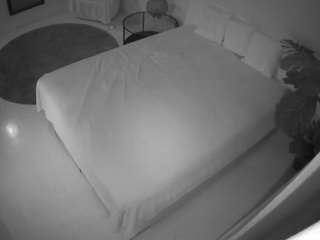 camsoda voyeurcam-julmodels-whitebed-5