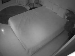 voyeurcam-julmodels-whitebed-5 Models Nudes camsoda