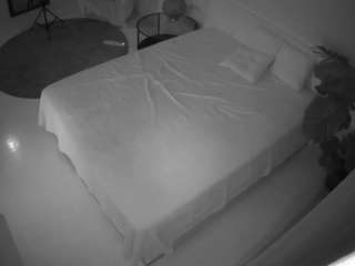 voyeurcam-julmodels-whitebed-5 My Cam Models camsoda