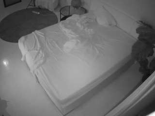 camsoda voyeurcam-julmodels-whitebed-5