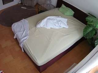 Sexcam Models voyeurcam-julmodels-whitebed-5 camsoda