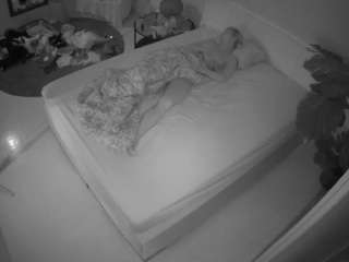 camsoda voyeurcam-julmodels-whitebed-5