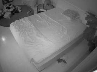 camsoda voyeurcam-julmodels-whitebed-5