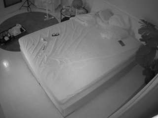 camsoda voyeurcam-julmodels-whitebed-5