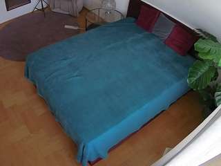 Naked Petite Models camsoda voyeurcam-julmodels-whitebed-5