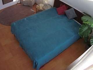 Chicas Cam4 camsoda voyeurcam-julmodels-whitebed-5