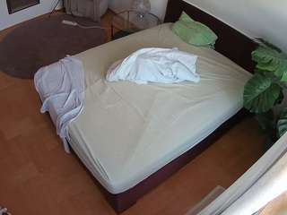 Veyeur House camsoda voyeurcam-julmodels-whitebed-5