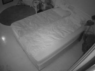 Korean Cam Models camsoda voyeurcam-julmodels-whitebed-5