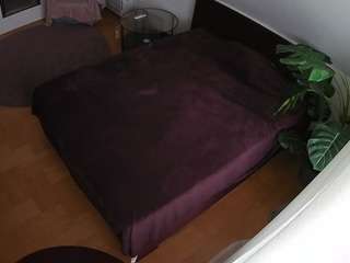 voyeurcam-julmodels-whitebed-5