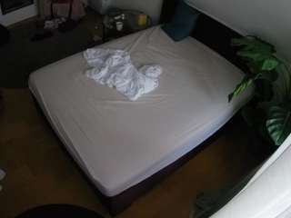 voyeurcam-julmodels-whitebed-5 webcam model