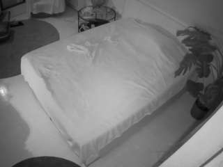 voyeurcam-julmodels-whitebed-5 Live Webcam on CamSoda