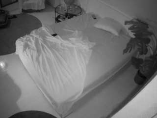 voyeurcam-julmodels-whitebed-5 Webcam Model Profile