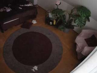 voyeurcam-julmodels-whitebed-5