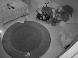 voyeurcam-julmodels-whitebed-5 Modèle Webcam Profil