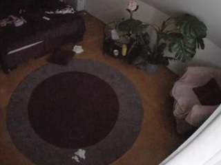 voyeurcam-julmodels-whitebed-5 Modèle Webcam Profil