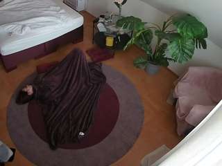 voyeurcam-julmodels-whitebed-5