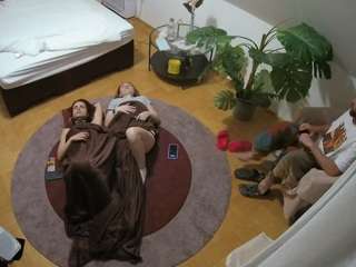 voyeurcam-julmodels-whitebed-5