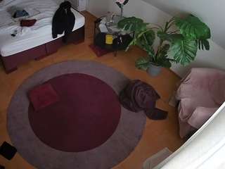 voyeurcam-julmodels-whitebed-5