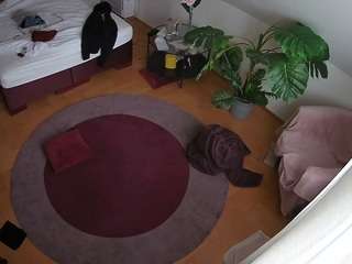 voyeurcam-julmodels-whitebed-5