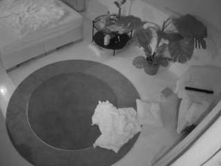 voyeurcam-julmodels-whitebed-5 - Cam en Direct