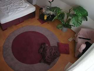 voyeurcam-julmodels-whitebed-5 - Cam en Direct
