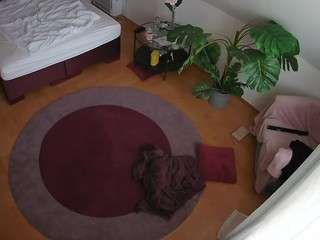 voyeurcam-julmodels-whitebed-5 webcam model