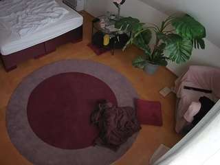 voyeurcam-julmodels-whitebed-5