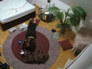 voyeurcam-julmodels-whitebed-5