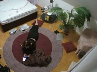 voyeurcam-julmodels-whitebed-5