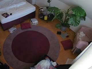 voyeurcam-julmodels-whitebed-5 webcam