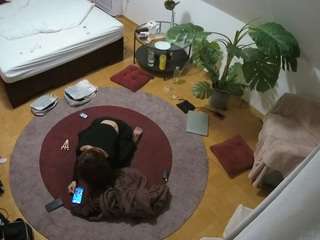 voyeurcam-julmodels-whitebed-5