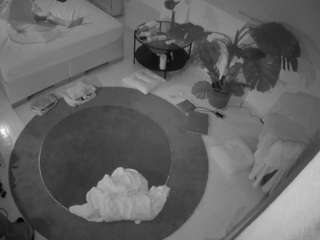 voyeurcam-julmodels-whitebed-5