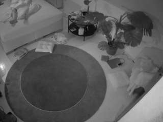 voyeurcam-julmodels-whitebed-5