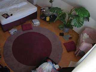 voyeurcam-julmodels-whitebed-5