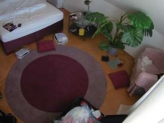 voyeurcam-julmodels-whitebed-5