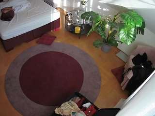 voyeurcam-julmodels-whitebed-5 webcam model