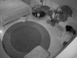 voyeurcam-julmodels-whitebed-5
