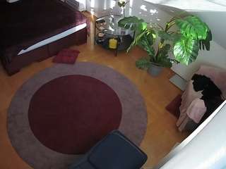 voyeurcam-julmodels-whitebed-5 camsoda