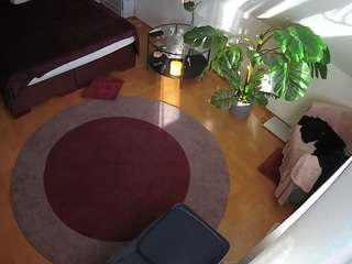 voyeurcam-julmodels-whitebed-5 camsoda