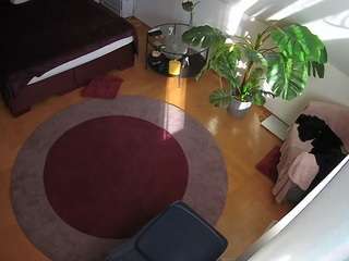 voyeurcam-julmodels-whitebed-5 camsoda
