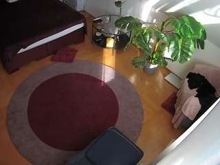 voyeurcam-julmodels-whitebed-5 camsoda