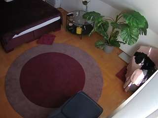 voyeurcam-julmodels-whitebed-5 camsoda