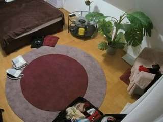 voyeurcam-julmodels-whitebed-5 camsoda