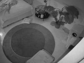 voyeurcam-julmodels-whitebed-5