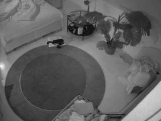 voyeurcam-julmodels-whitebed-5 camsoda