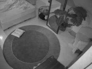 voyeurcam-julmodels-whitebed-5 chat room