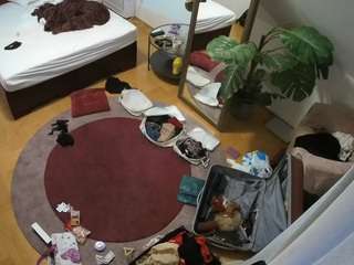 voyeurcam-julmodels-whitebed-5