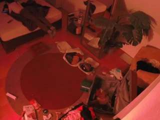 voyeurcam-julmodels-whitebed-5