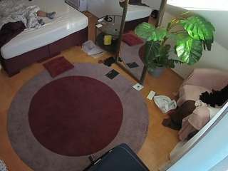 voyeurcam-julmodels-whitebed-5 webcam model