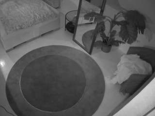 voyeurcam-julmodels-whitebed-5